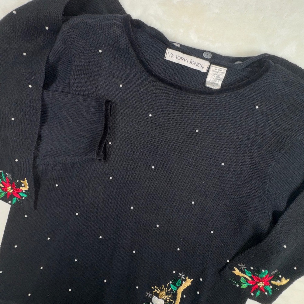 Victoria Jones Sweater‎ Womens L Black Poinsettia Embroidered Pearl Holiday Knit